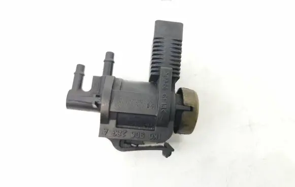 Volkswagen Touran I Turbo solenoid valve 1K0906283A