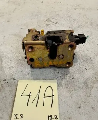 Renault Kangoo I Front door lock 8200727504