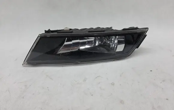 Skoda Superb B8 (3V) Front fog light 3V0941700