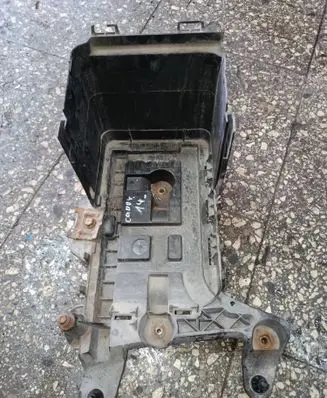 Volkswagen Caddy Battery box tray 1K0915333B