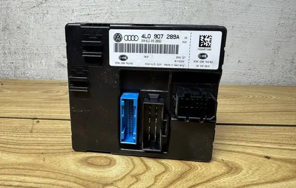 Audi Q7 4L Comfort/convenience module 4L0907289A 5DK00876282 4L0910289D