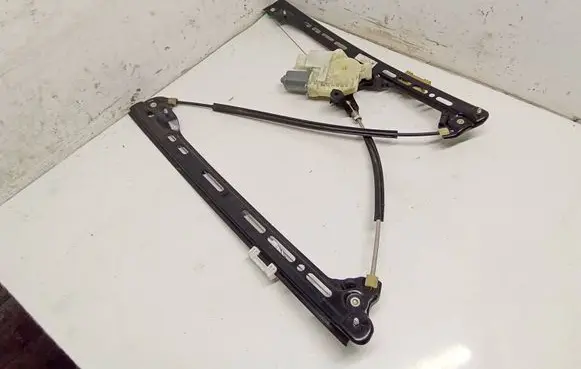 Citroen C4 II Picasso Front door window regulator with motor 9675288880