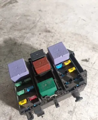 Renault Espace - Grand espace IV Fuse module 8200003634