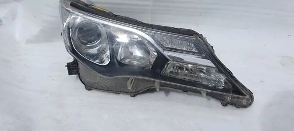 Toyota RAV 4 (XA40) Headlight/headlamp