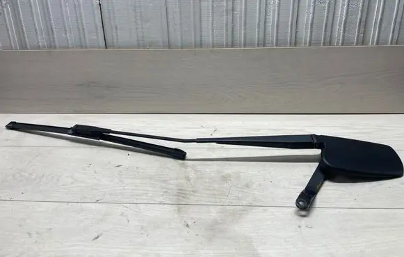 Mercedes-Benz R W251 Front wiper blade arm A2518240149 24027215
