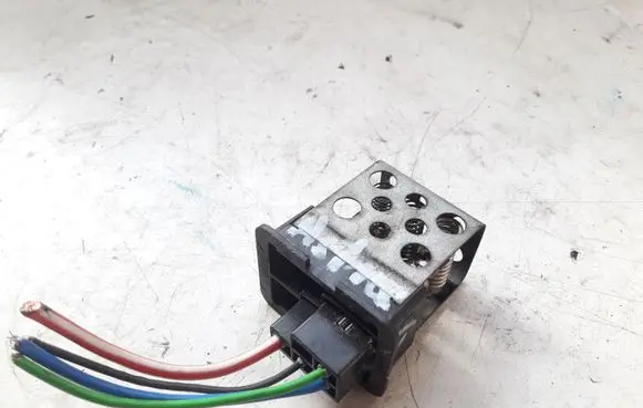 Opel Astra G Heater blower fan relay 90559834