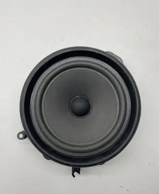Audi A4 S4 B7 8E 8H Front door speaker 8E0035411