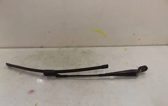 Skoda Fabia Mk2 (5J) Front wiper blade arm