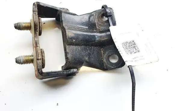 Subaru Legacy Tailgate/trunk/boot hinge 