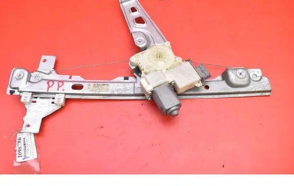 Peugeot 3008 I Front door window regulator with motor 9682808880