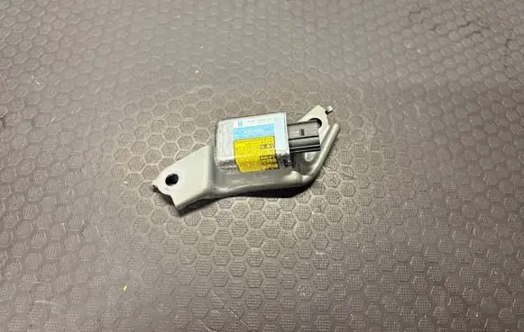Lexus RX 330 - 350 - 400H Airbag deployment crash/impact sensor 8983348020 1879001731