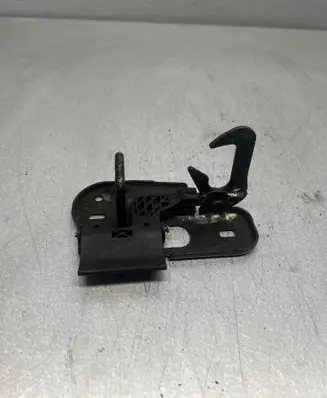 Volkswagen PASSAT B6 Engine bonnet/hood lock/latch loop/hook 1T0823480A