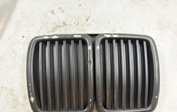 BMW 3 E30 Front grill 51131916504