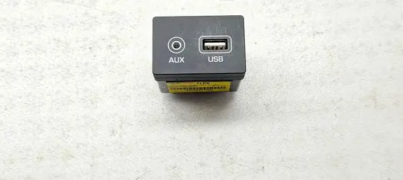 Hyundai Tucson TL USB socket connector 96120D3600