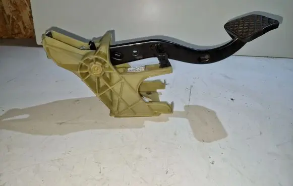 BMW 7 E65 E66 Brake pedal 35106752517