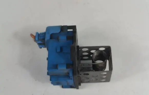Peugeot 3008 I Coolant fan relay 9662240180