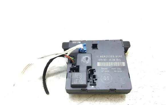 Mercedes-Benz CLS C219 Door control unit/module 2198202326 k3106