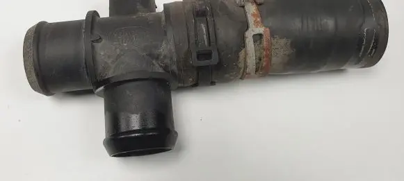 Land Rover Discovery 4 - LR4 Engine coolant pipe/hose PFK500020