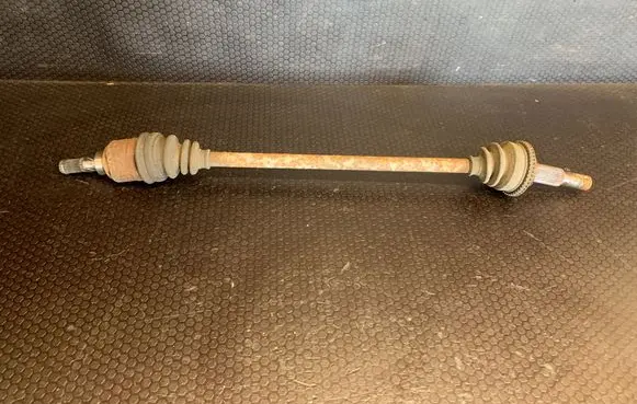 Nissan X-Trail T30 Rear driveshaft