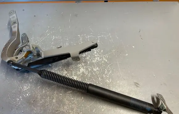 Tailgate/trunk strut/damper