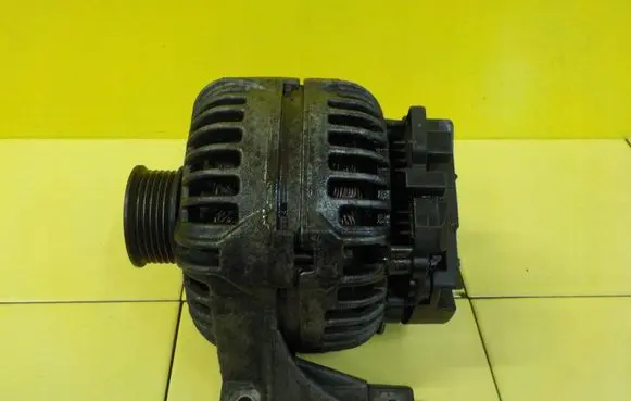 Volvo XC90 Generator/alternator 0124625025 8SP37 30658086