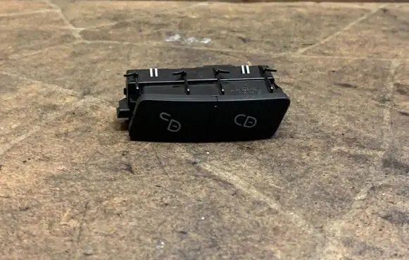 Mercedes-Benz CLS C218 X218 Central locking switch button A2048706310