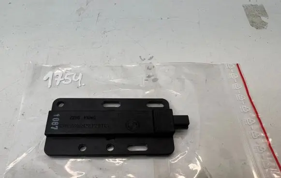 BMW 5 E60 E61 Keyless (KESSY) go control unit/module 6922211