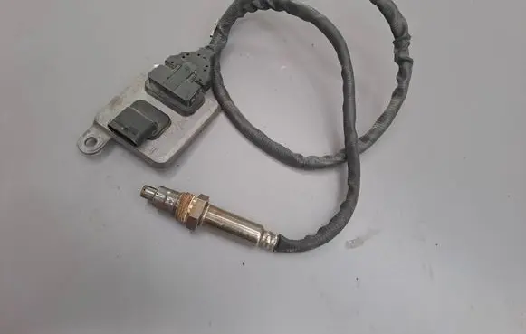 Mercedes-Benz C AMG W205 Lambda probe sensor A0009053706 1604290594 5WK96683F