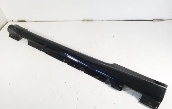 Front sill (body part)