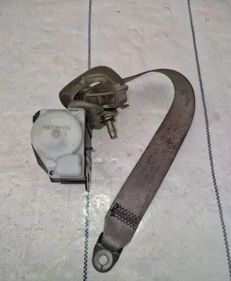 Nissan Patrol Y61 Rear seatbelt