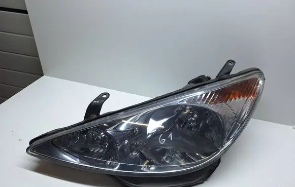 Toyota Previa (XR30, XR40) II Headlight/headlamp 28132