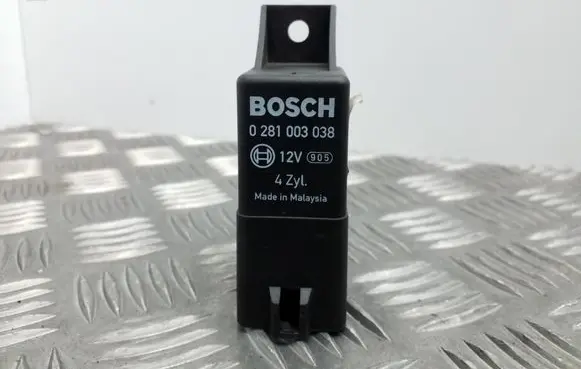 Skoda Superb B6 (3T) Glow plug pre-heat relay 038907281D 0281003038