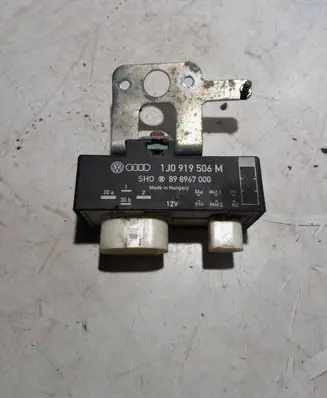 Skoda Fabia Mk2 (5J) Coolant fan relay 1j0919506m
