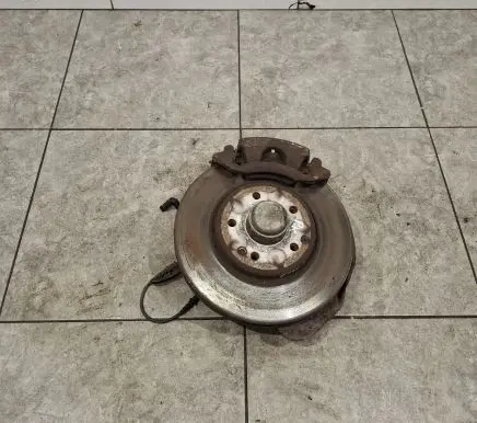 Mercedes-Benz CLK A209 C209 Front wheel hub A0034202383 A2043320101