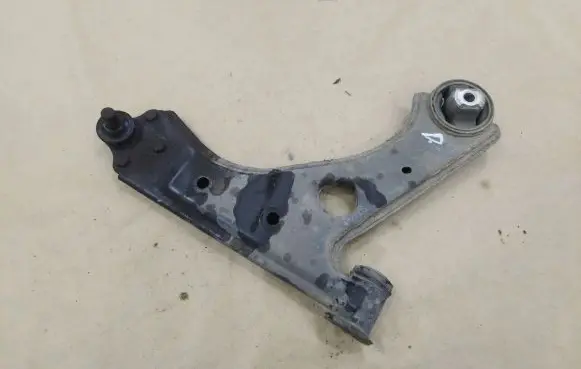 Fiat Punto (199) Front lower control arm/wishbone