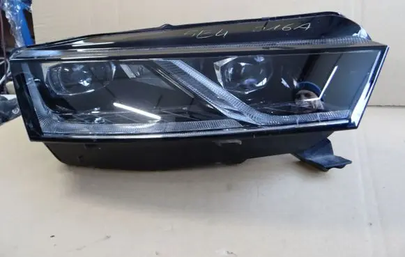 Skoda Octavia Mk4 Headlight/headlamp 5E4941016A