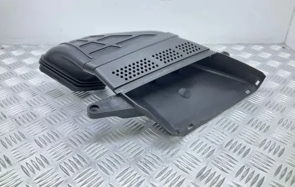 Audi A4 S4 B8 8K Air intake duct part 8K0129618J 8R0129739A