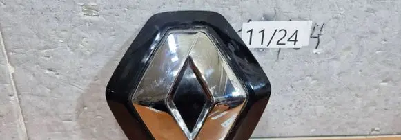 Renault Zoe Manufacturer badge logo/emblem 19618165451