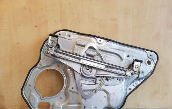Volvo S80 Rear window lifting mechanism without motor 983041102