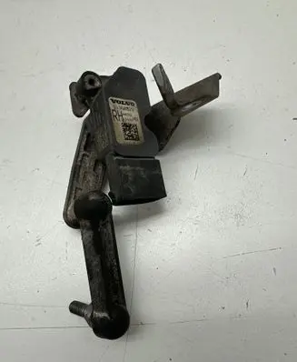 Headlight/headlamp level sensor