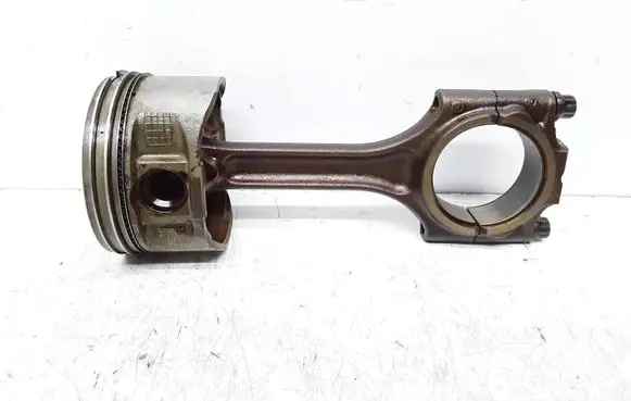 Volvo XC70 Piston with connecting rod 24520A