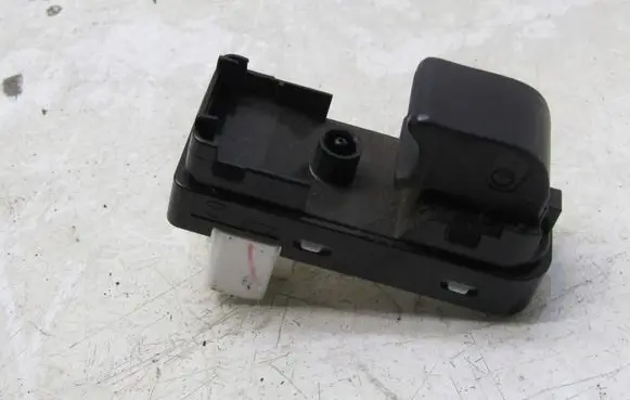 Mazda 2 Quarter vent window switch D09H66370
