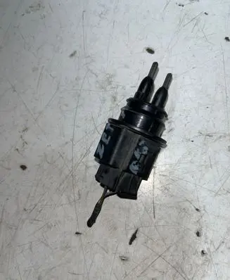 Volkswagen Jetta V Windshield washer fluid level sensor 7M0973202