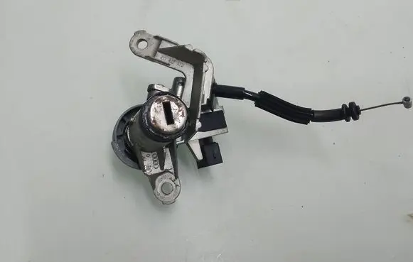 Audi A8 S8 D3 4E Tailgate exterior lock 