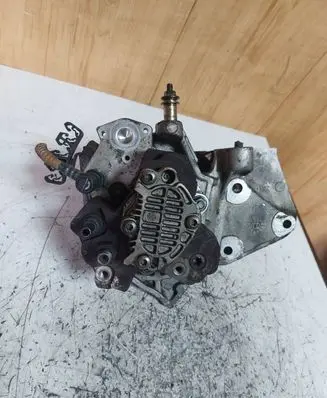 Renault Espace IV Fuel injection high pressure pump 8200456693 0445010075 0415100315
