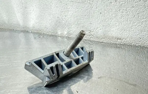 Opel Astra J Battery bracket 09115187 0086022
