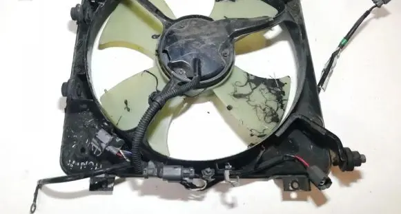 Honda Civic Radiator cooling fan shroud 5532300