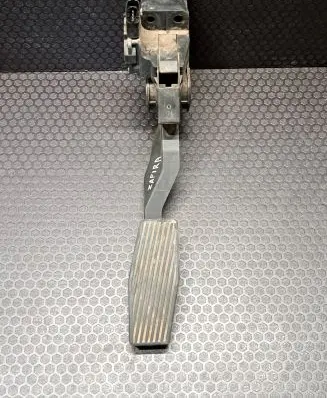 Opel Zafira A Accelerator throttle pedal 0281002298 97209257 90581208