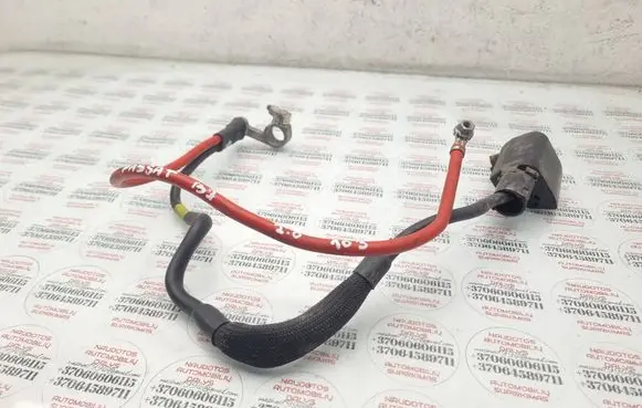 Volkswagen PASSAT B7 Positive cable (battery) 1K0971228AA