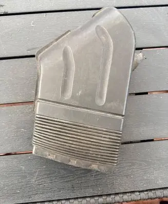 Audi A4 S4 B6 8E 8H Air intake duct part 8E0129617D